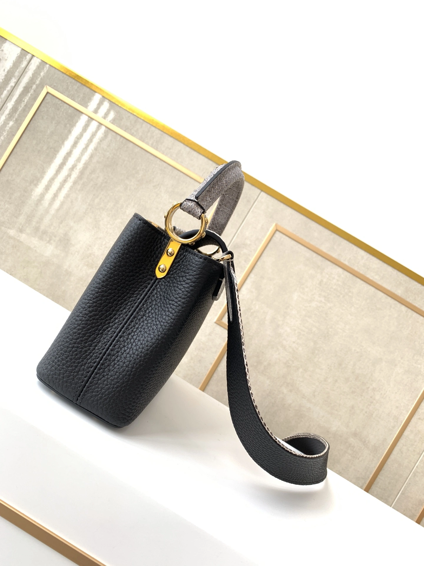 SportInspired L*ouis V*uitton Top Bag 21x14x8cm 8550