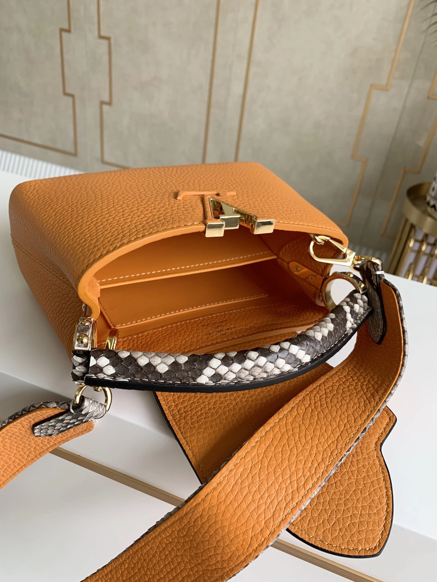 L*ouis V*uitton Top Bag 21x14x8cm Trendy 8540