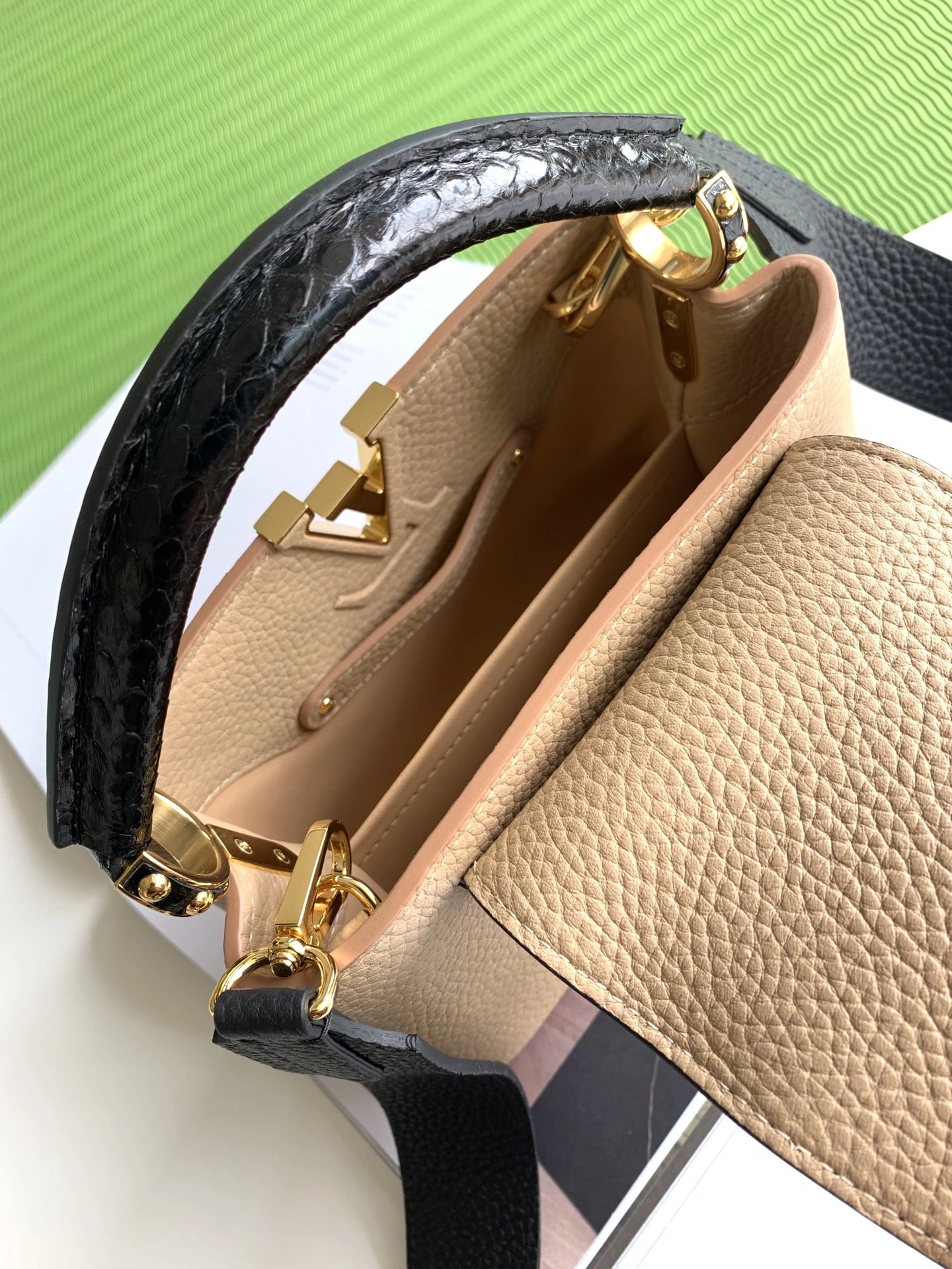 HighQuality L*ouis V*uitton Top Bag 21x14x8cm 8545