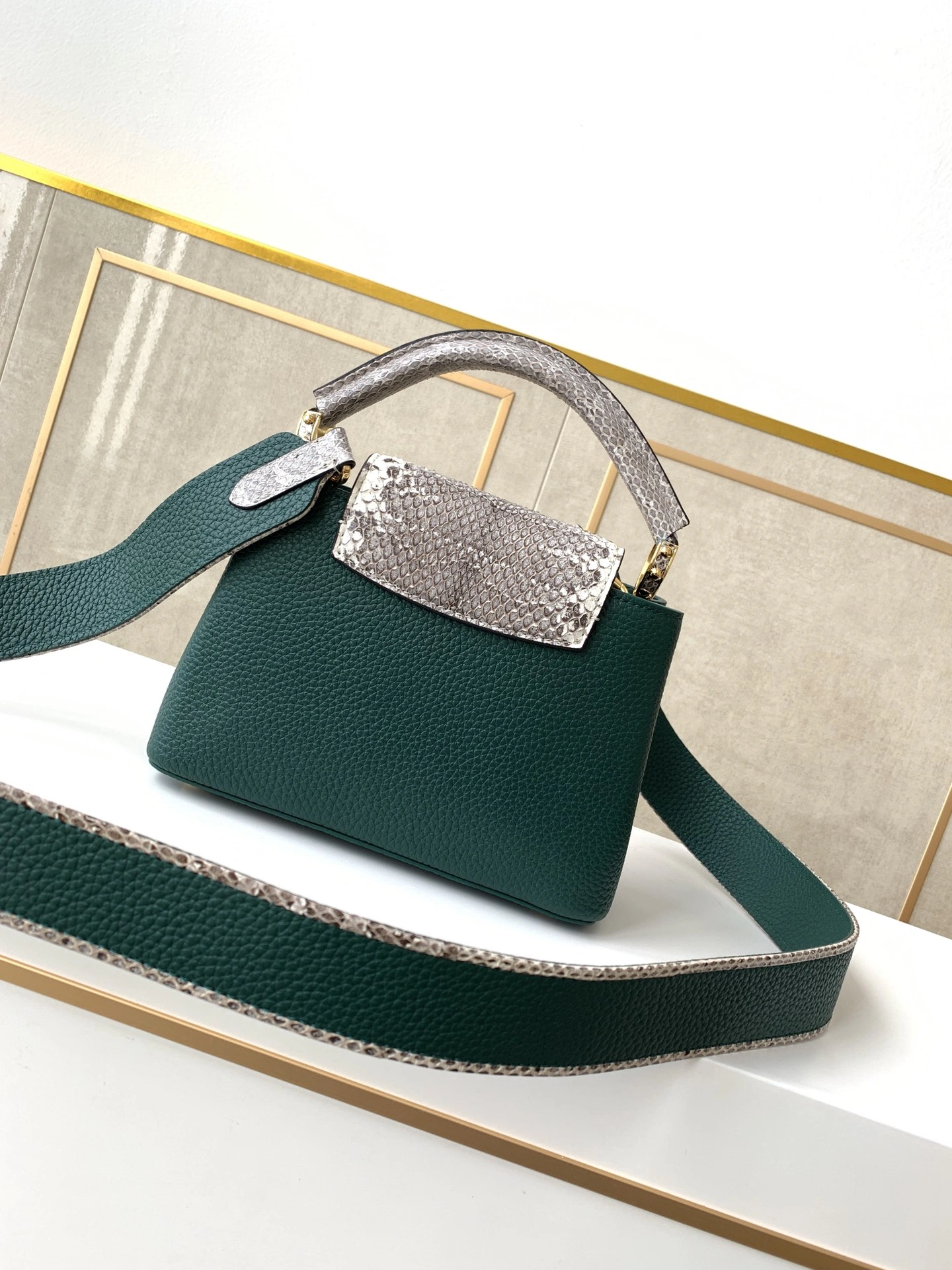 L*ouis V*uitton Top Bag 21x14x8cm Seasonal 8551
