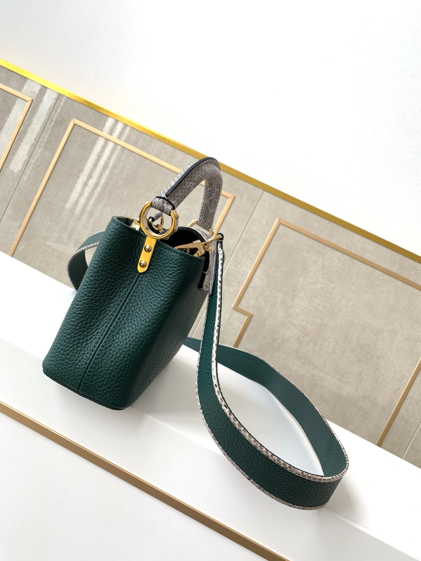 L*ouis V*uitton Top Bag 21x14x8cm Seasonal 8551