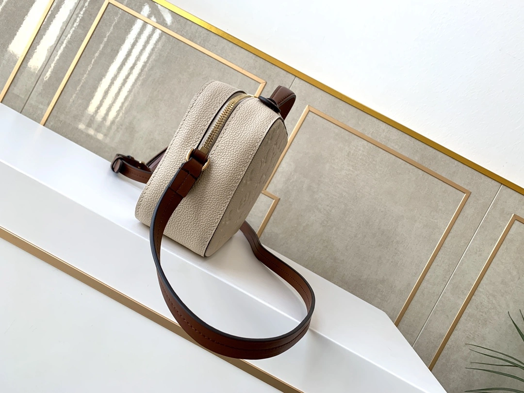 Effortless L*ouis V*uitton Top Bag 22 x 16 x 8 cm 8537