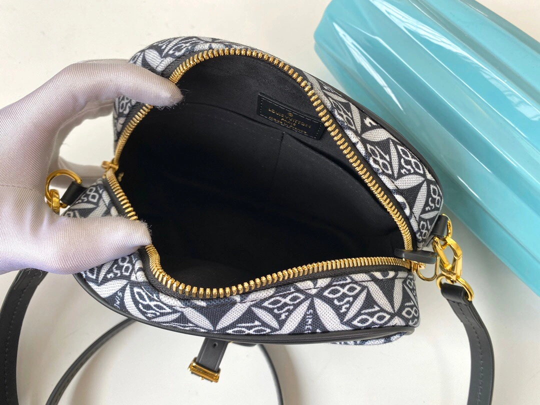 Flexible L*ouis V*uitton Top Bag 22.0×15.0×7.0 cm 8609