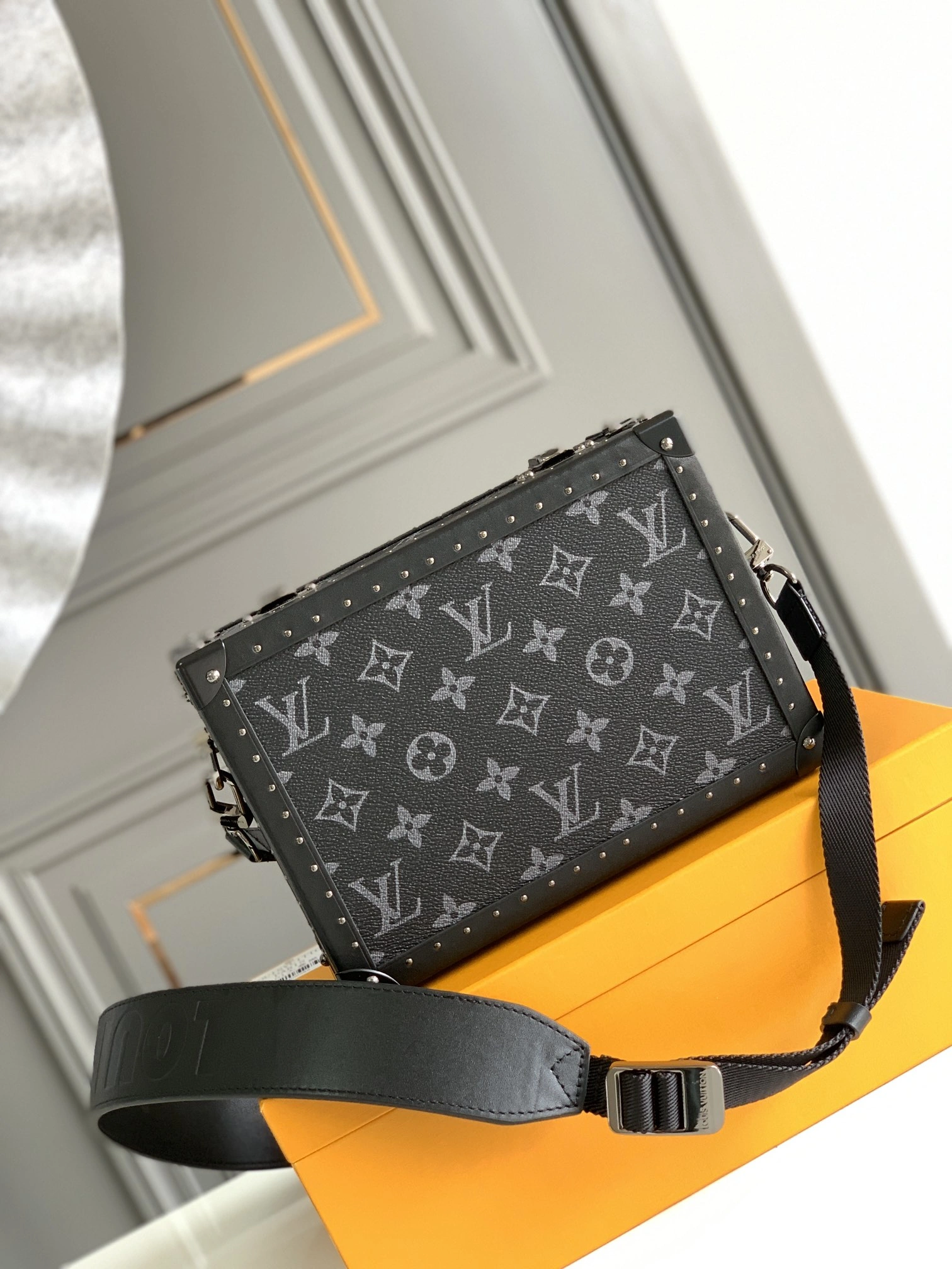 L*ouis V*uitton Top Bag 24.5*16.5*8cm ZipUp 8511