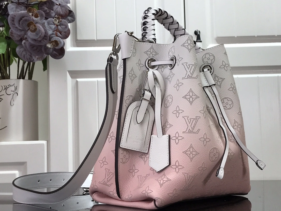 Chic L*ouis V*uitton Top Bag 25 x 25 x 20 cm 8564