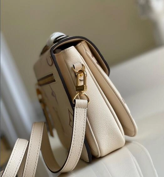 L*ouis V*uitton Top Bag 25*19*7cm Vibrant 8634