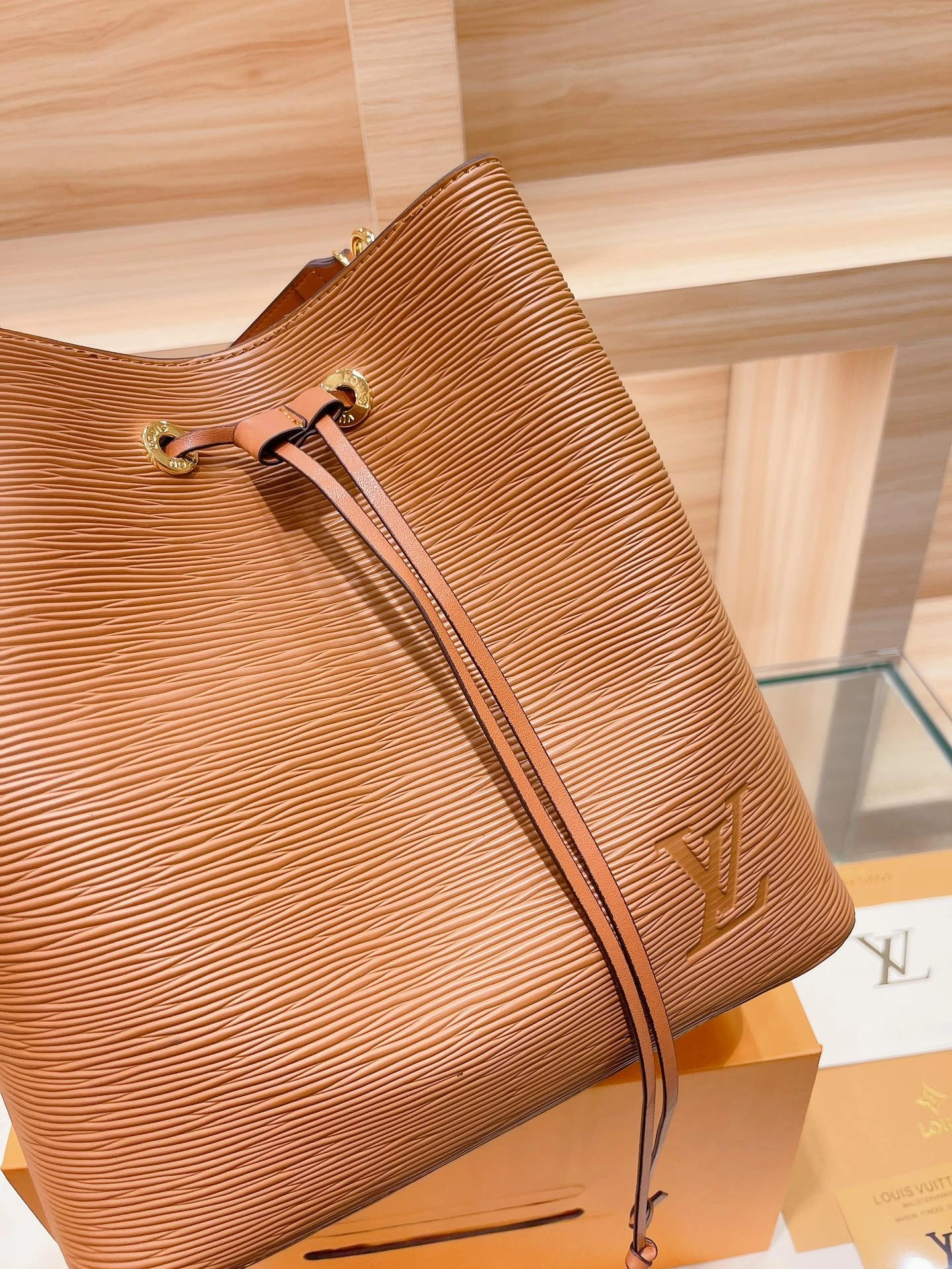 L*ouis V*uitton Top Bag 25*26cm OnTrend 8441