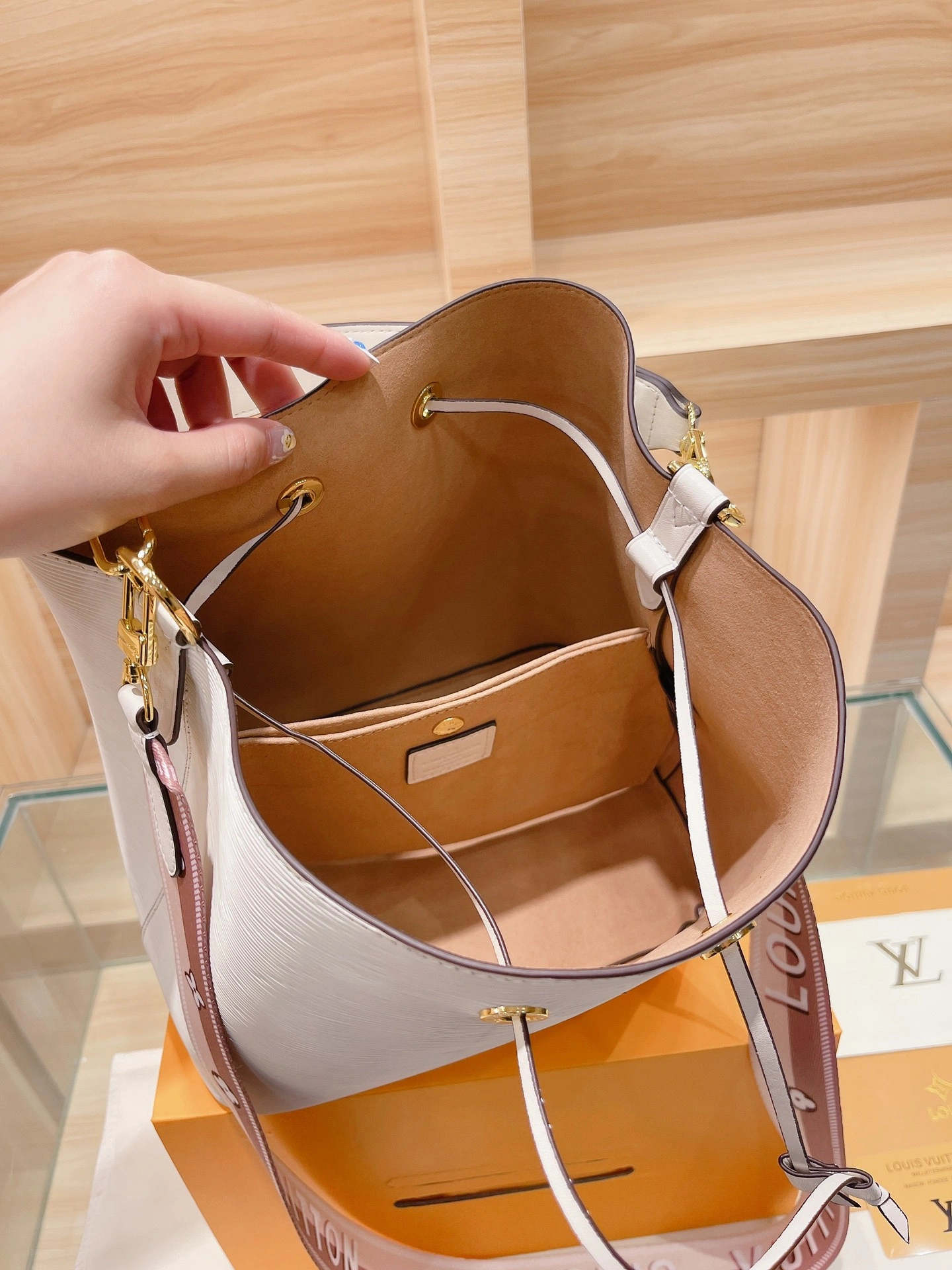 WrinkleFree L*ouis V*uitton Top Bag 25*26cm 8442