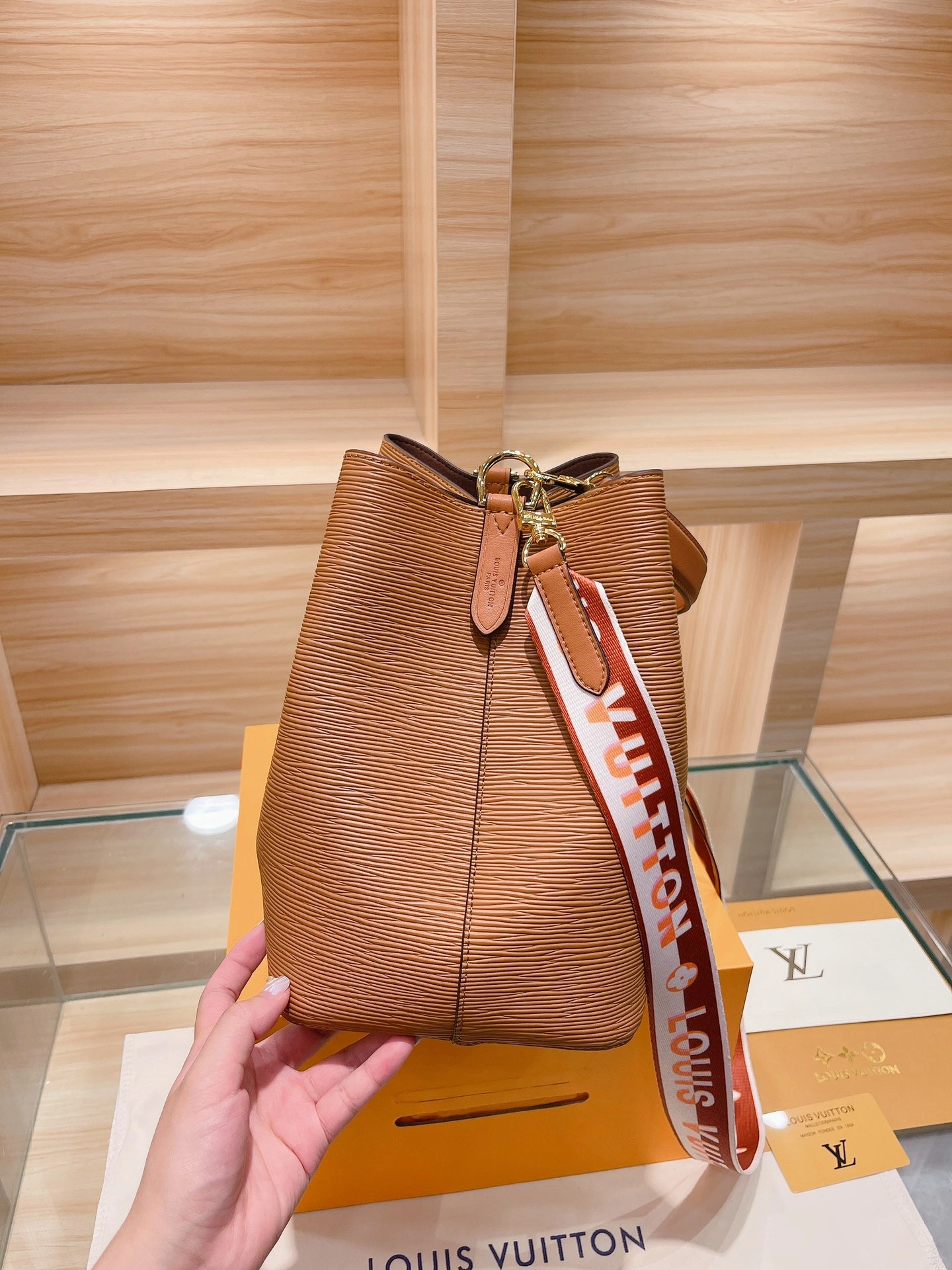 L*ouis V*uitton Top Bag 25*26cm OnTrend 8441