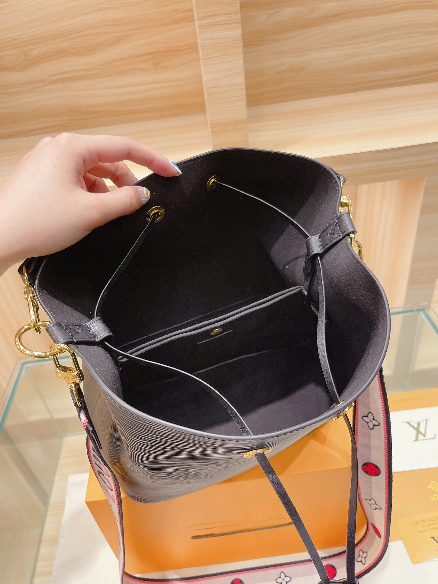 OdorResistant L*ouis V*uitton Top Bag 25*26cm 8439
