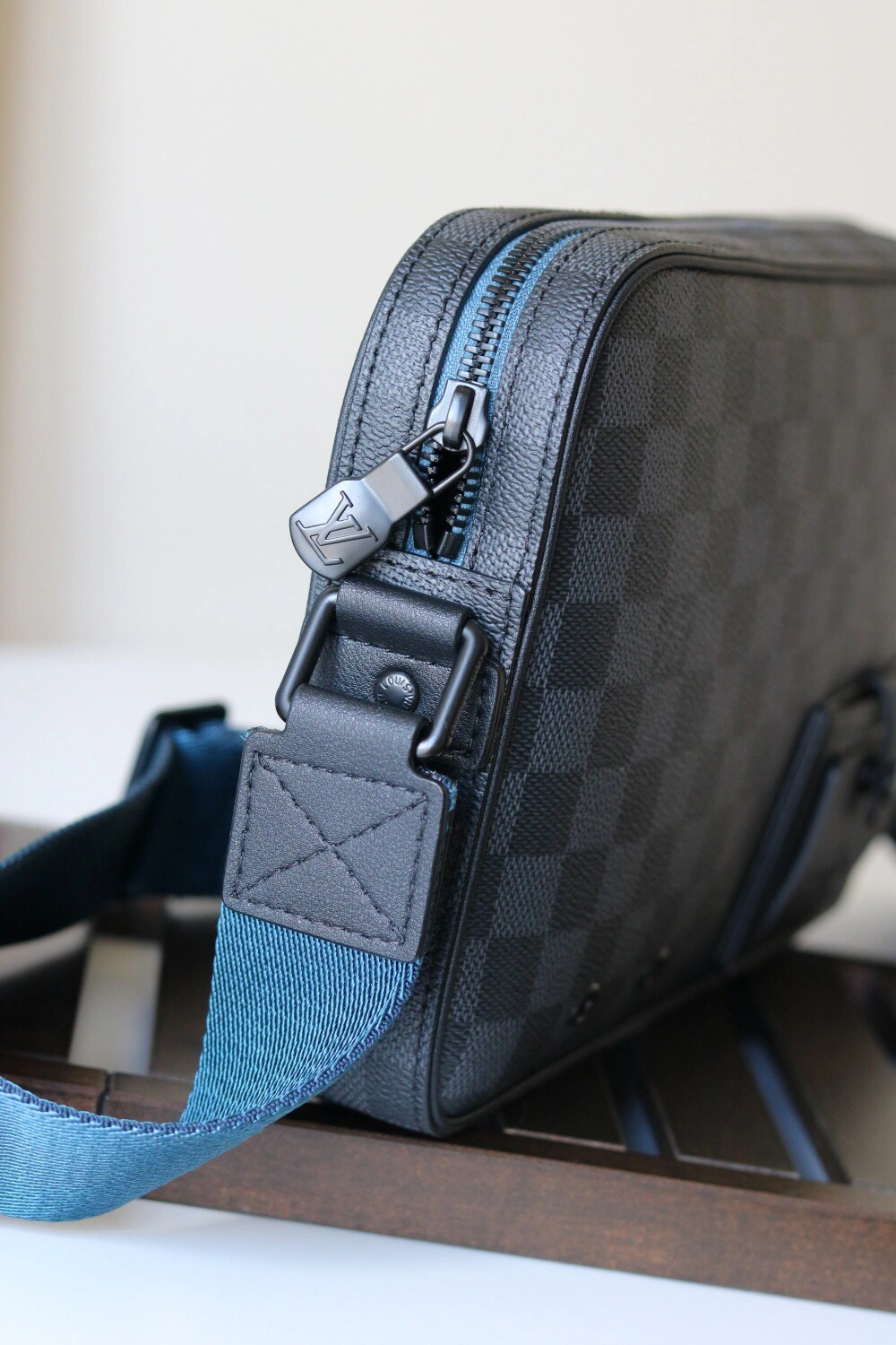 Unique L*ouis V*uitton Top Bag 26x17x5CM 8645