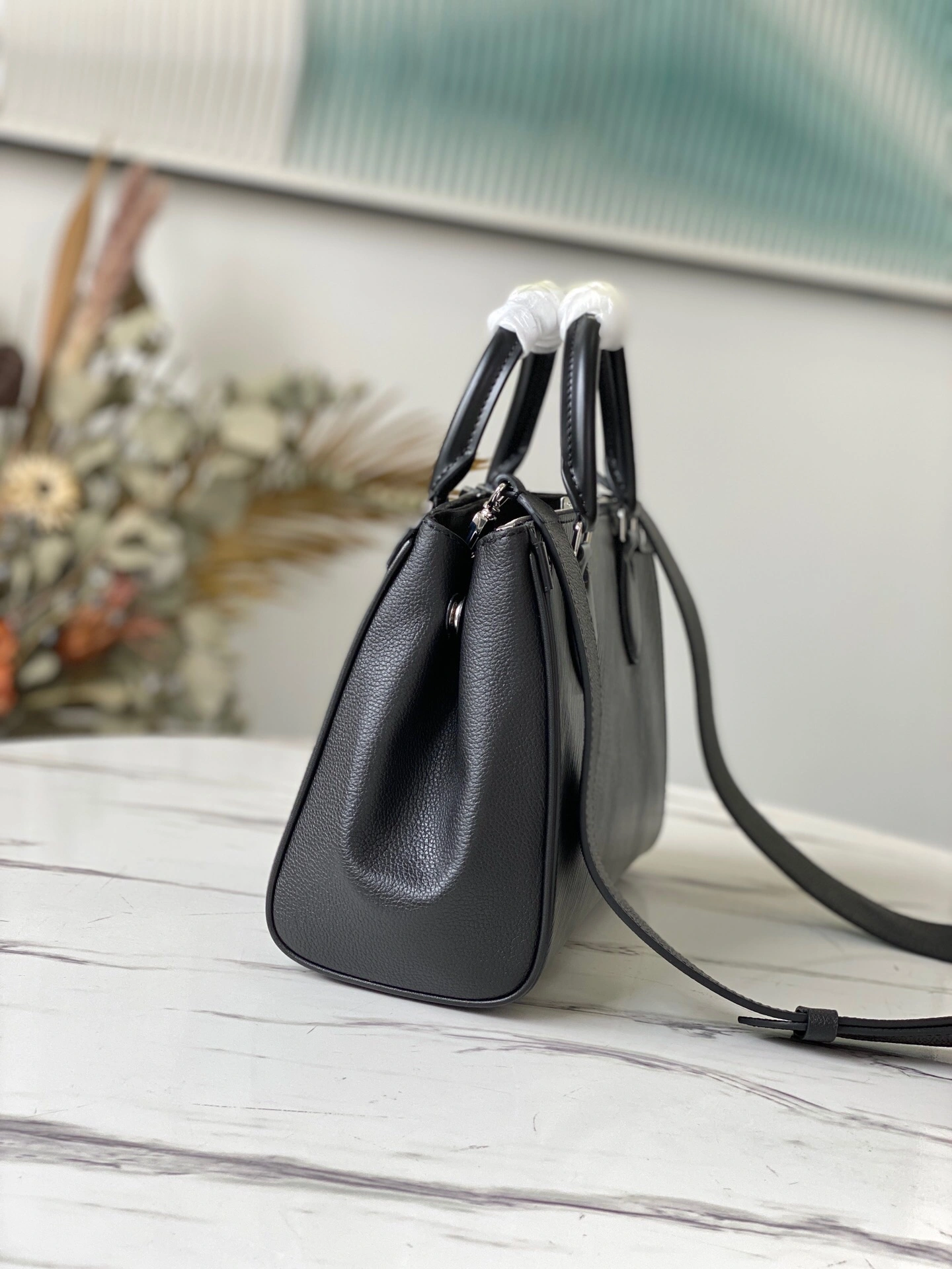 L*ouis V*uitton Top Bag 27 x 19 x 11.5cm TravelReady 8603