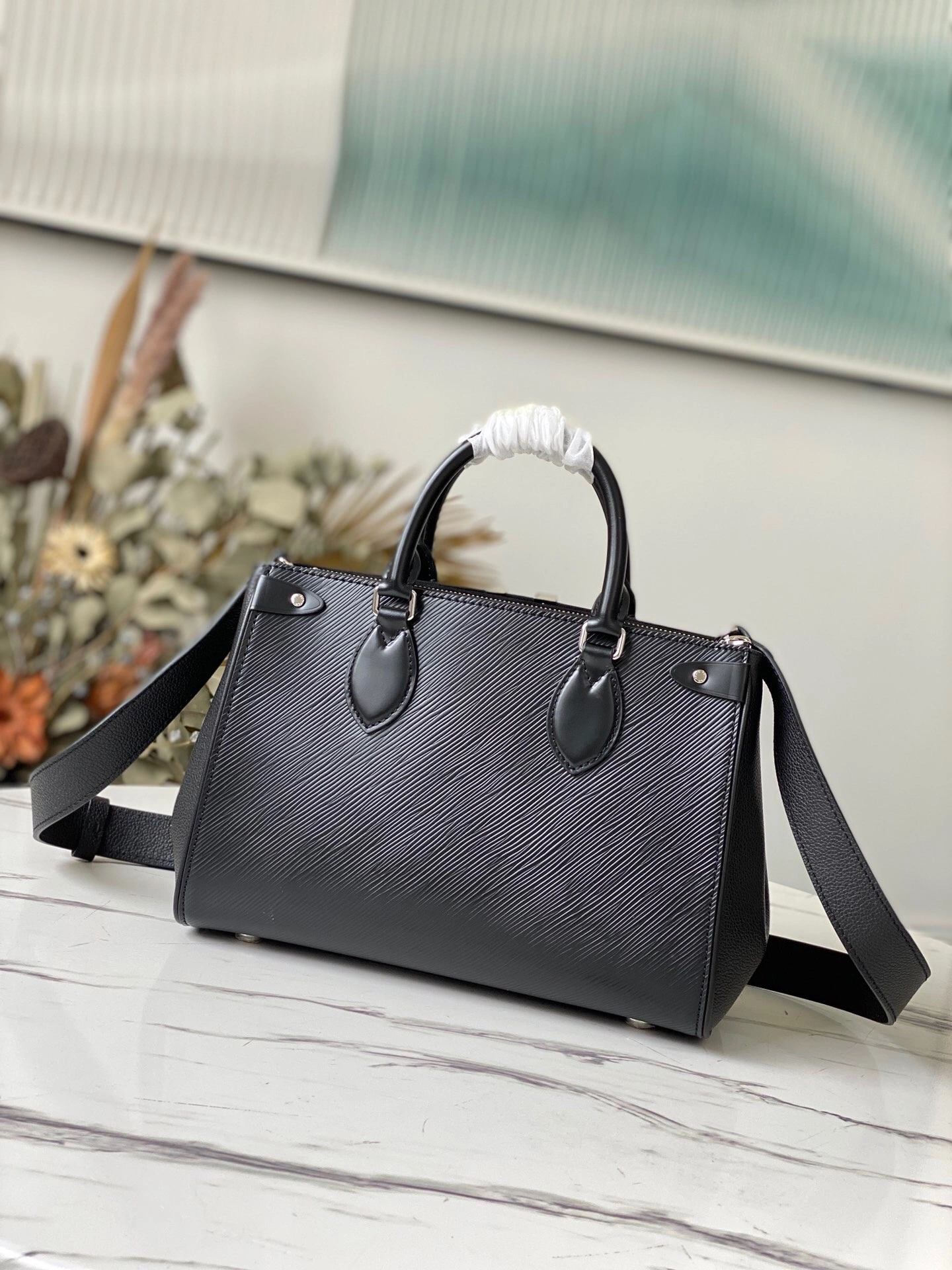 L*ouis V*uitton Top Bag 27 x 19 x 11.5cm TravelReady 8603