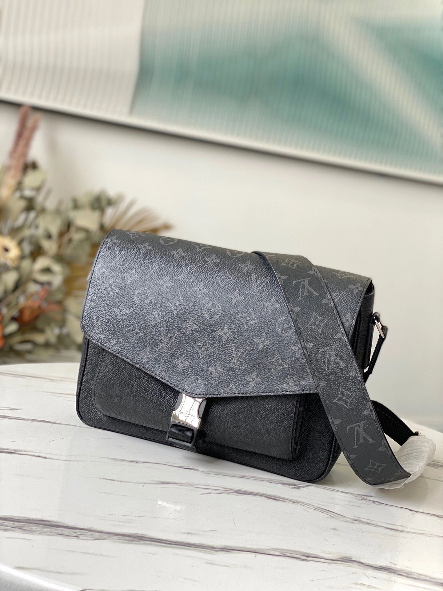 L*ouis V*uitton Top Bag 29 x 23 x 11.5 cm StreetReady 8598