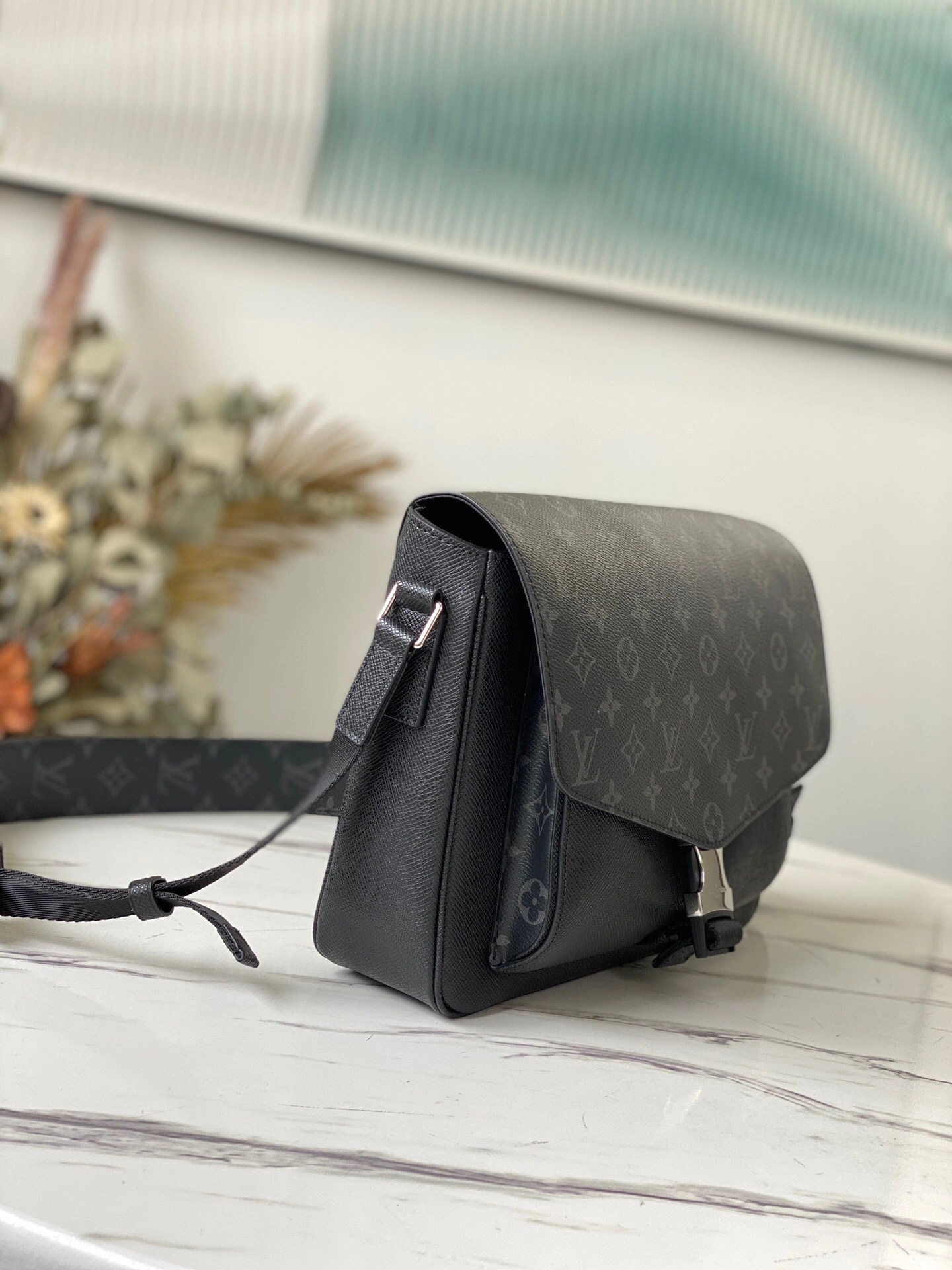 L*ouis V*uitton Top Bag 29 x 23 x 11.5 cm StreetReady 8598