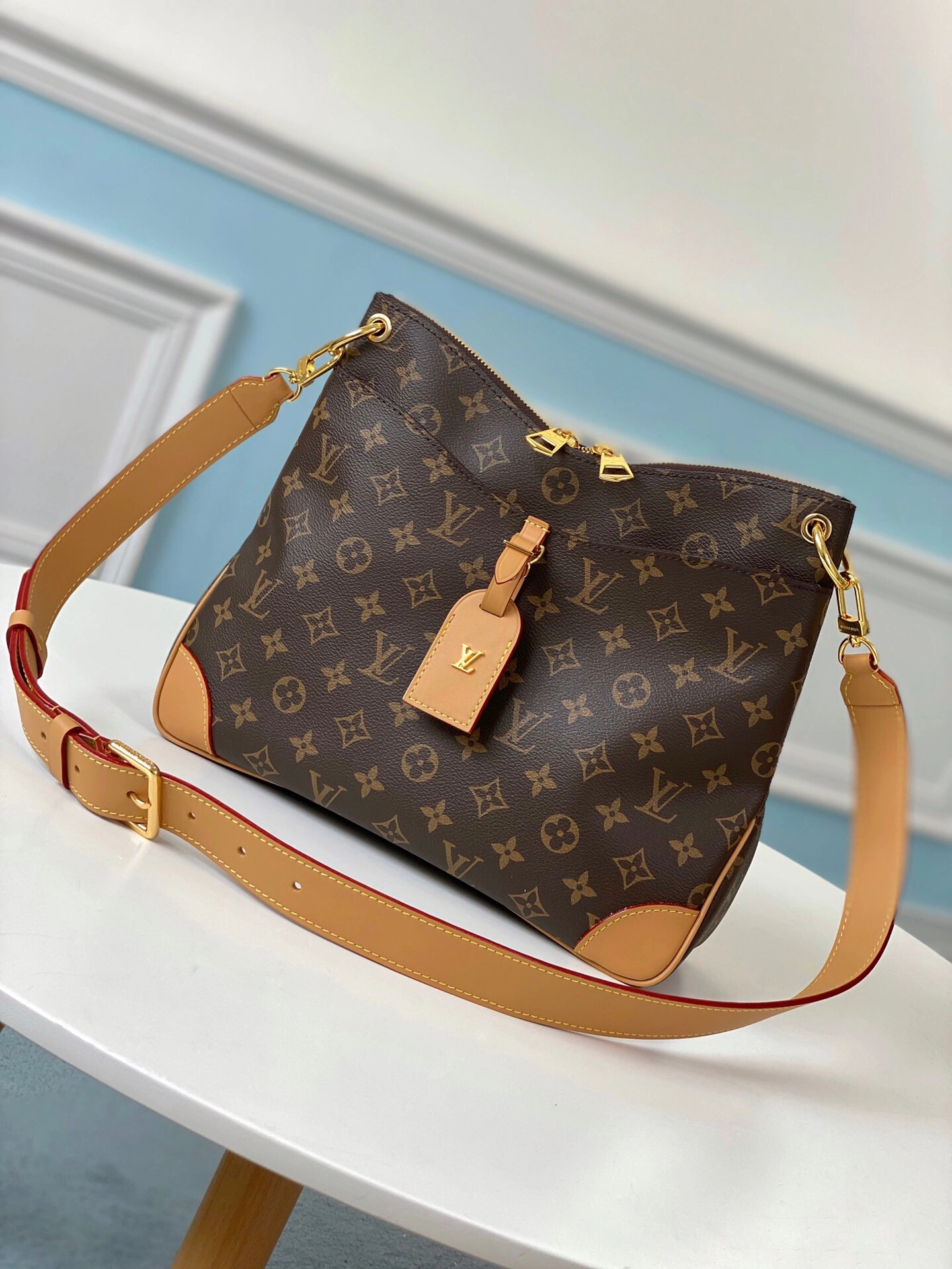 L*ouis V*uitton Top Bag 31.0 x 27.0 x 11.0 CM Attractive 8681