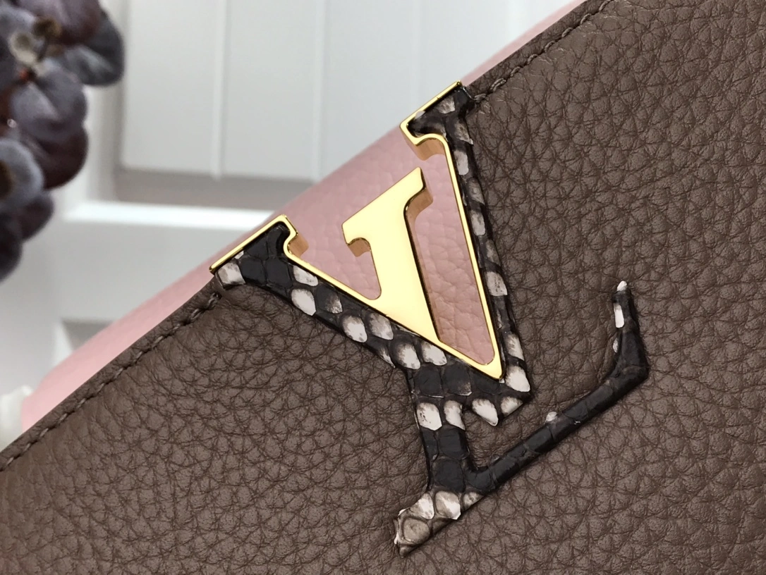 L*ouis V*uitton Top Bag 31.5 x 20.0 x 11.0 cm Practical 8563