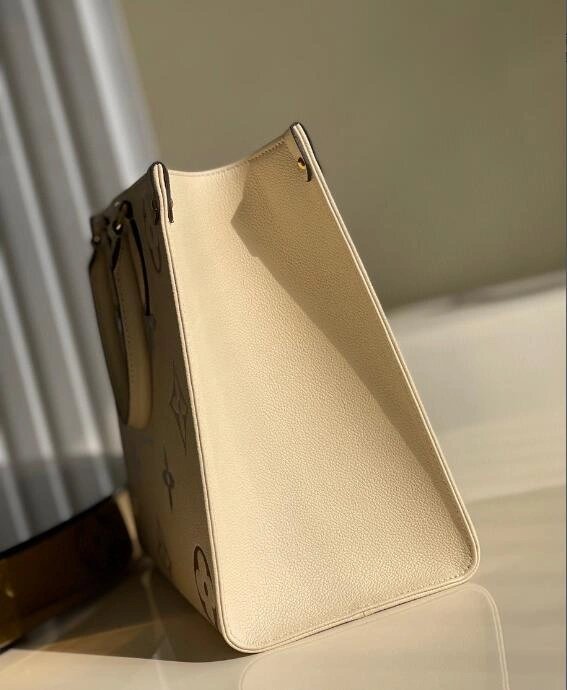 L*ouis V*uitton Top Bag 34*26*13cm Lightweight 8632