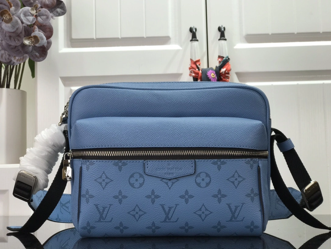 L*ouis V*uitton Top Bag Casual 8556