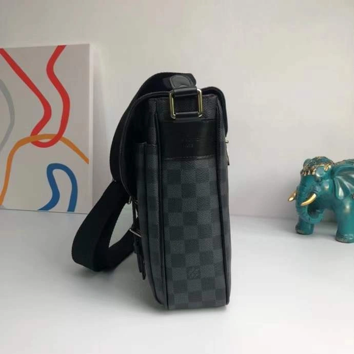 MoistureWicking L*ouis V*uitton Top Bag 8482