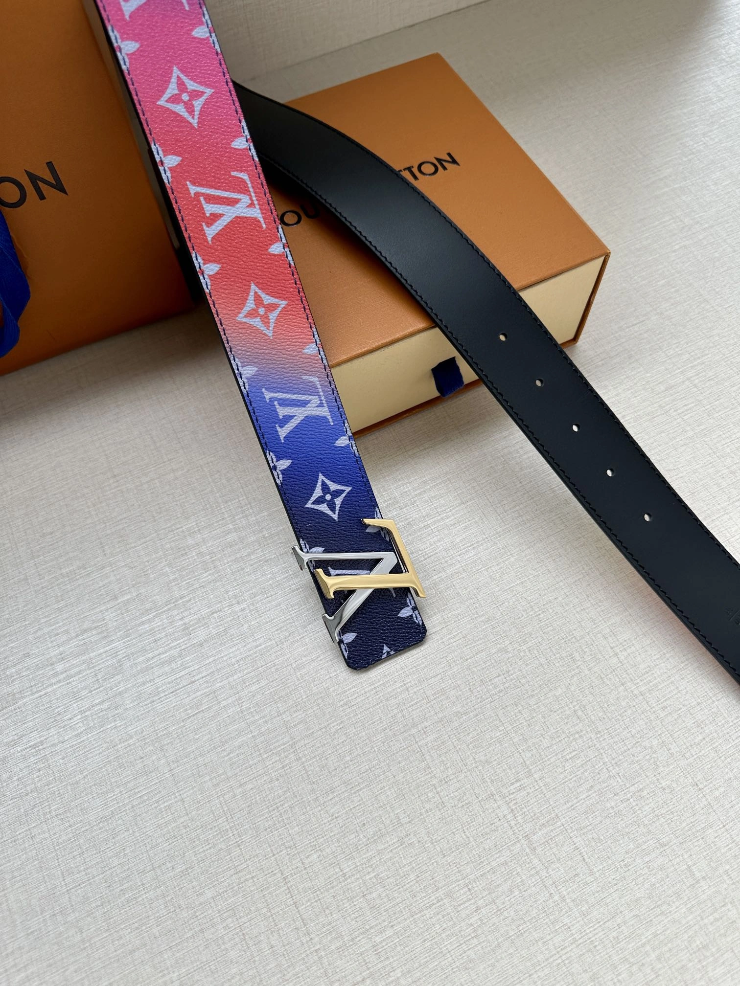 L*ouis V*uitton Top Belts AT 20230906- WeatherProof 15338