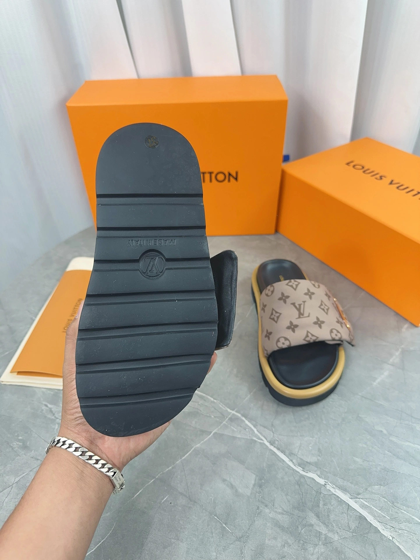 Upgraded L*ouis V*uitton Top Sandals&Slippers Tianyi 20240811- 3838