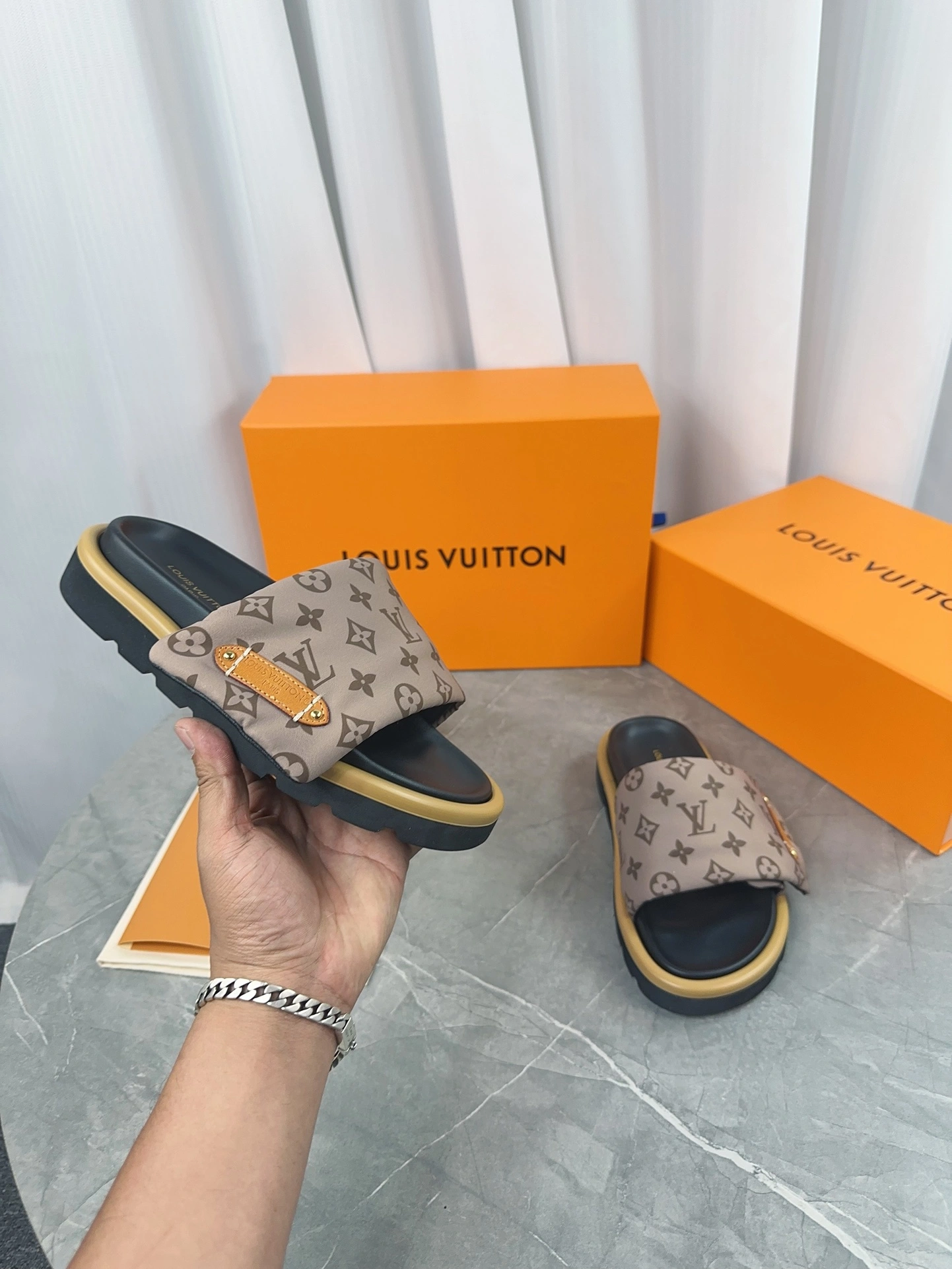 Upgraded L*ouis V*uitton Top Sandals&Slippers Tianyi 20240811- 3838