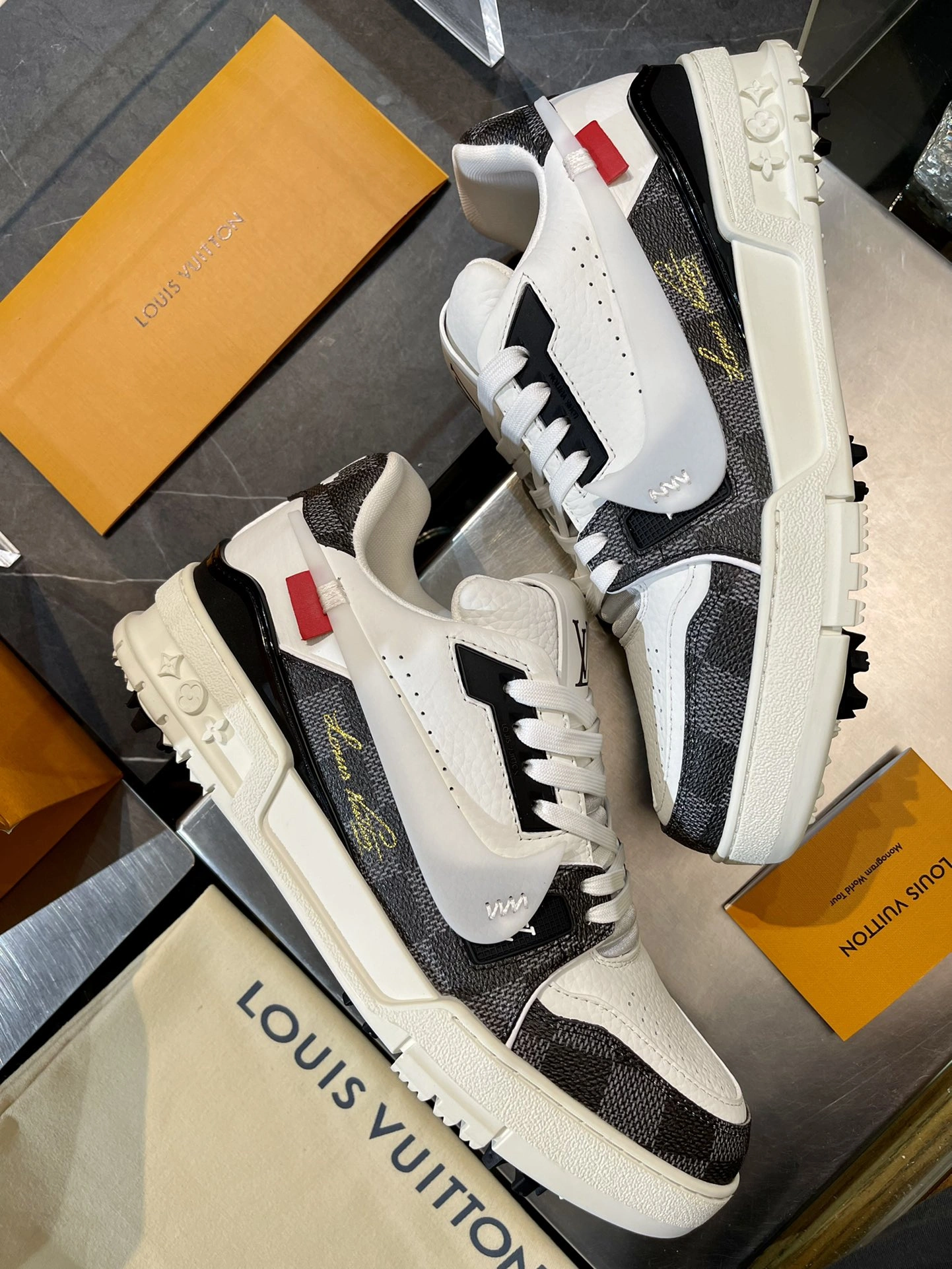 L*ouis V*uitton Top Sneaker Low RR 20240813- Affordable 3782