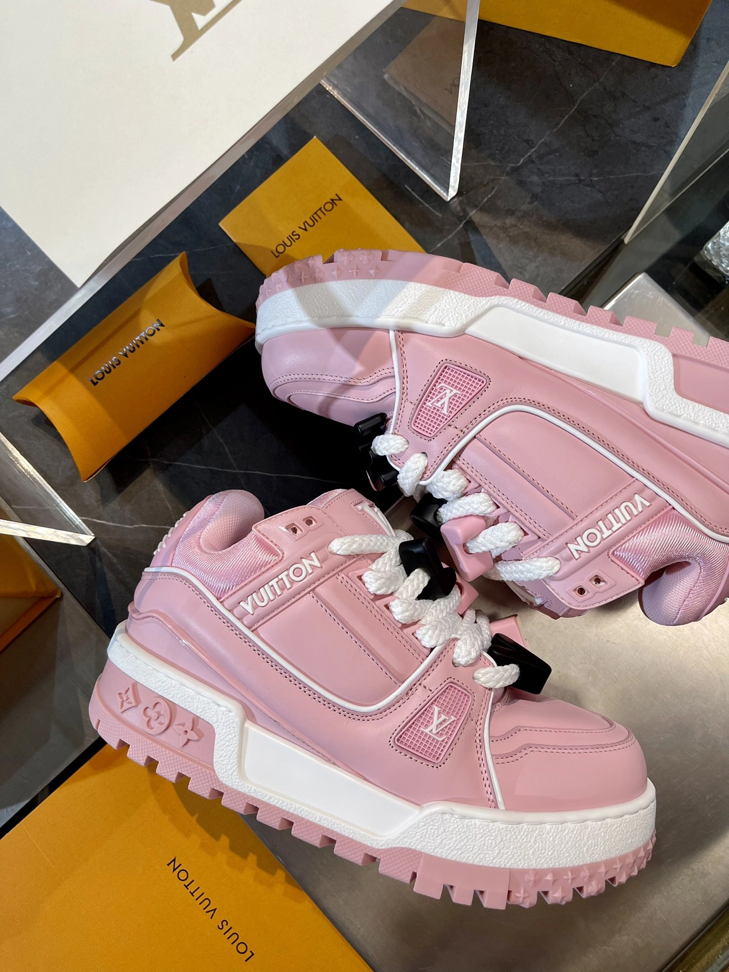 L*ouis V*uitton Top Sneaker Low RR 20240815- ComfortFit 3770