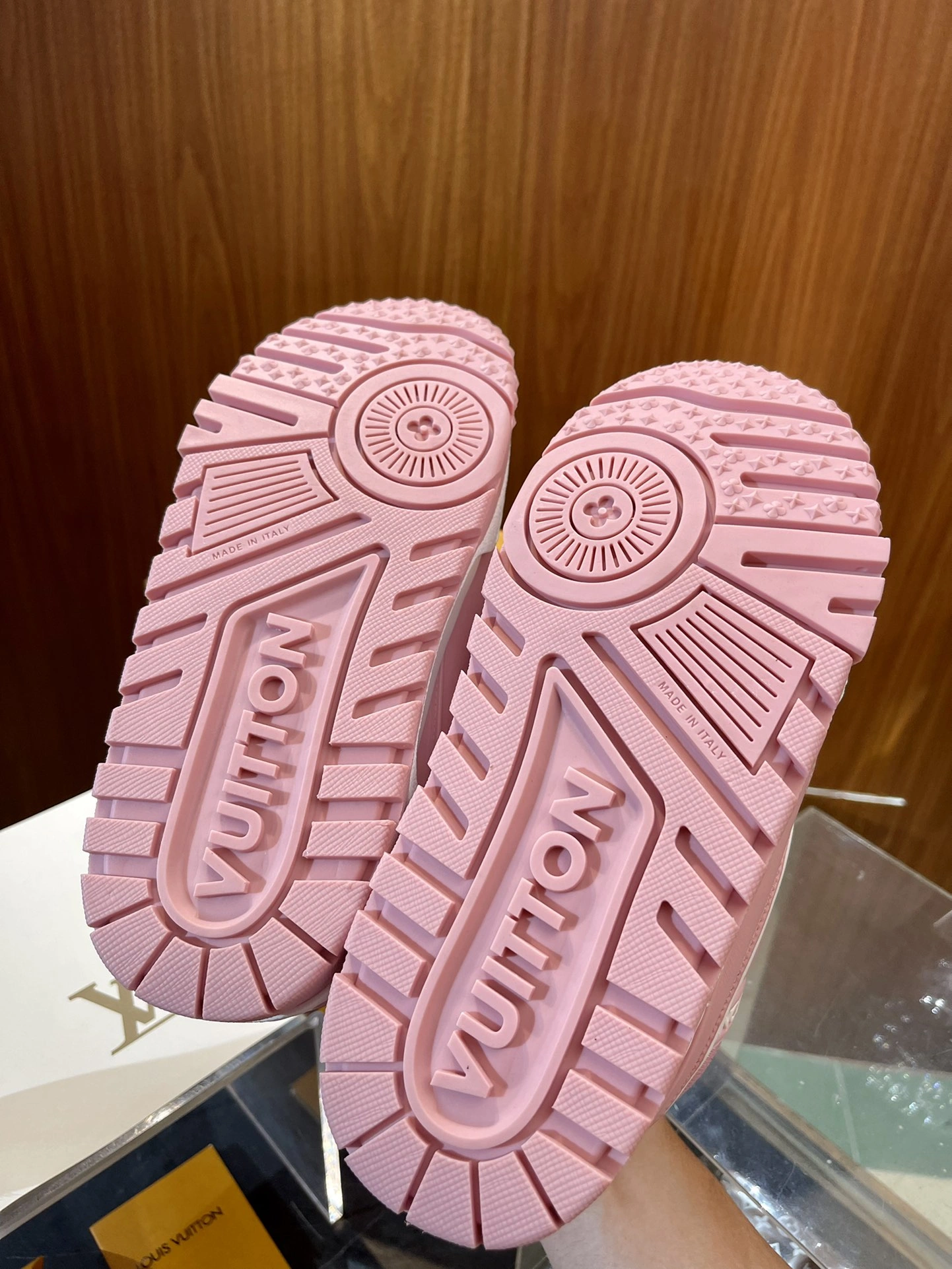 L*ouis V*uitton Top Sneaker Low RR 20240815- ComfortFit 3770