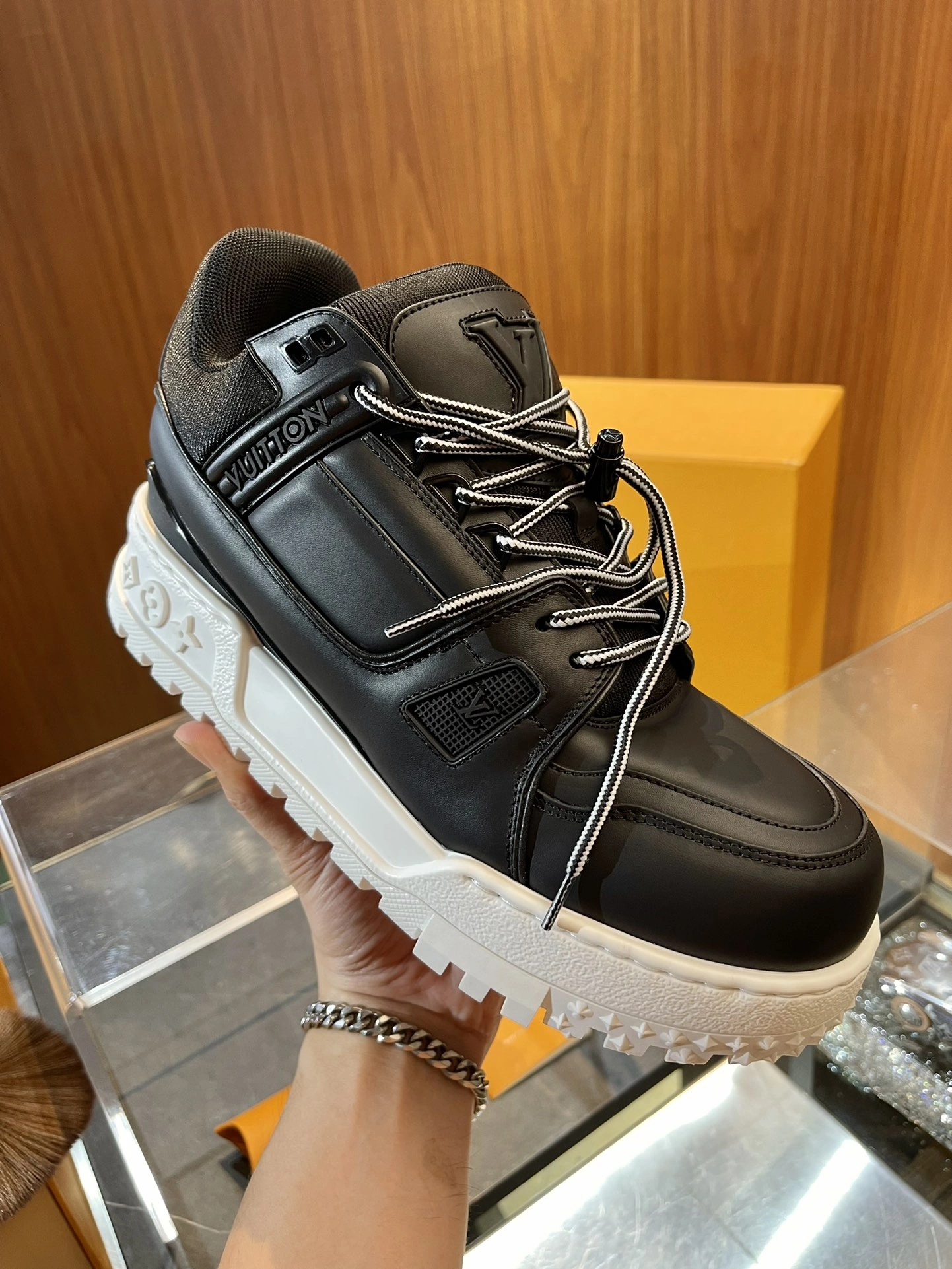 L*ouis V*uitton Top Sneaker Low RR 20240815- ComfortFit 3770