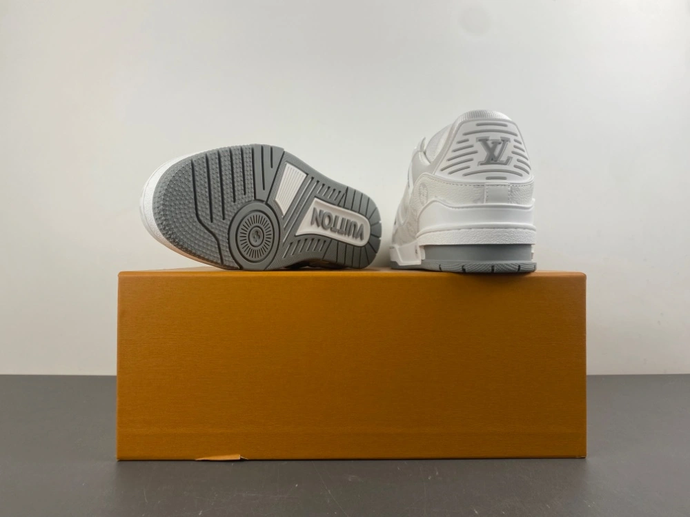 L*ouis V*uitton Top Sneaker Trainer MK 20260116- FashionForward 3678