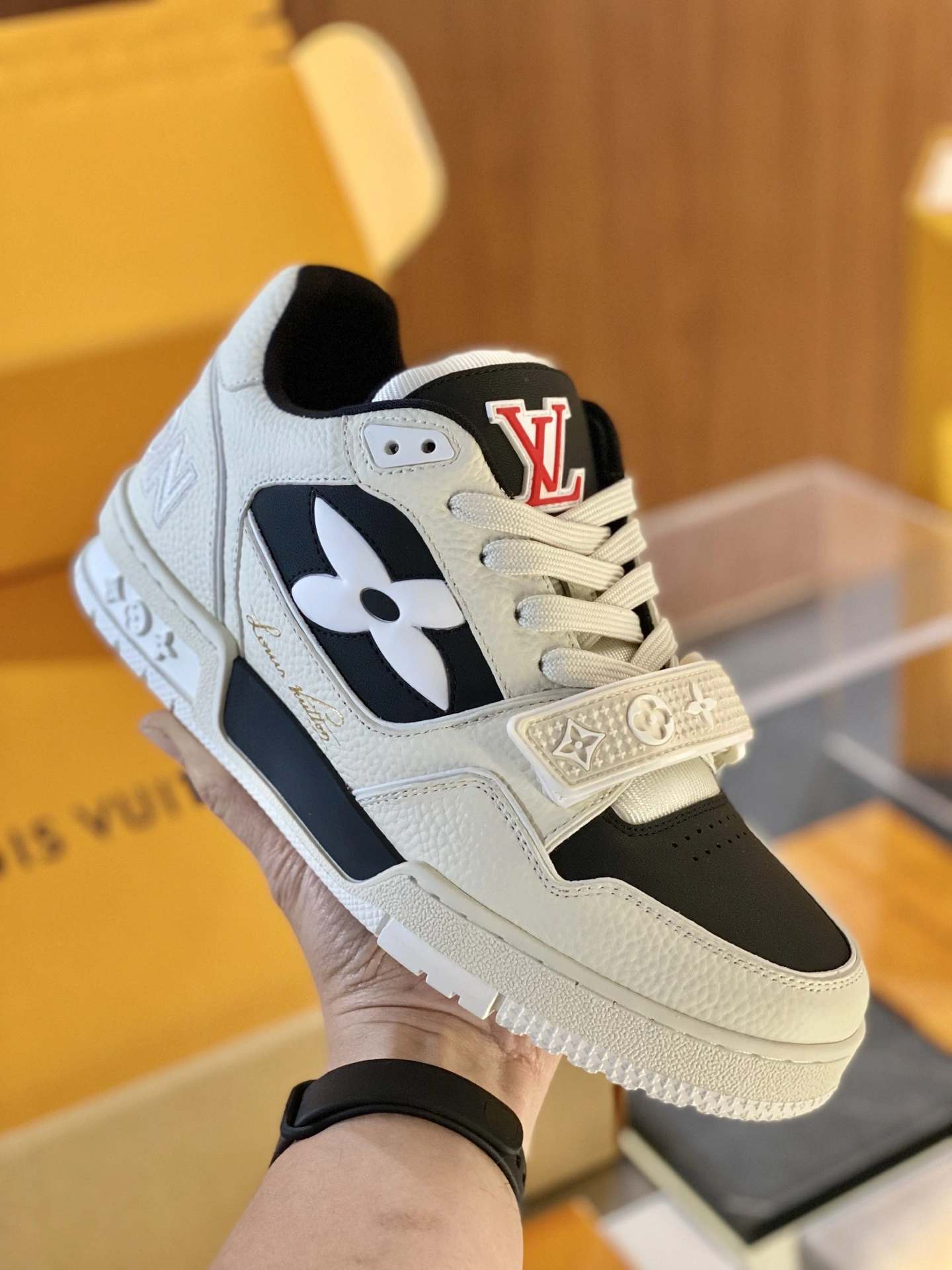 Comfortable L*ouis V*uitton Top Sneaker Trainer RR 20250417- 3736