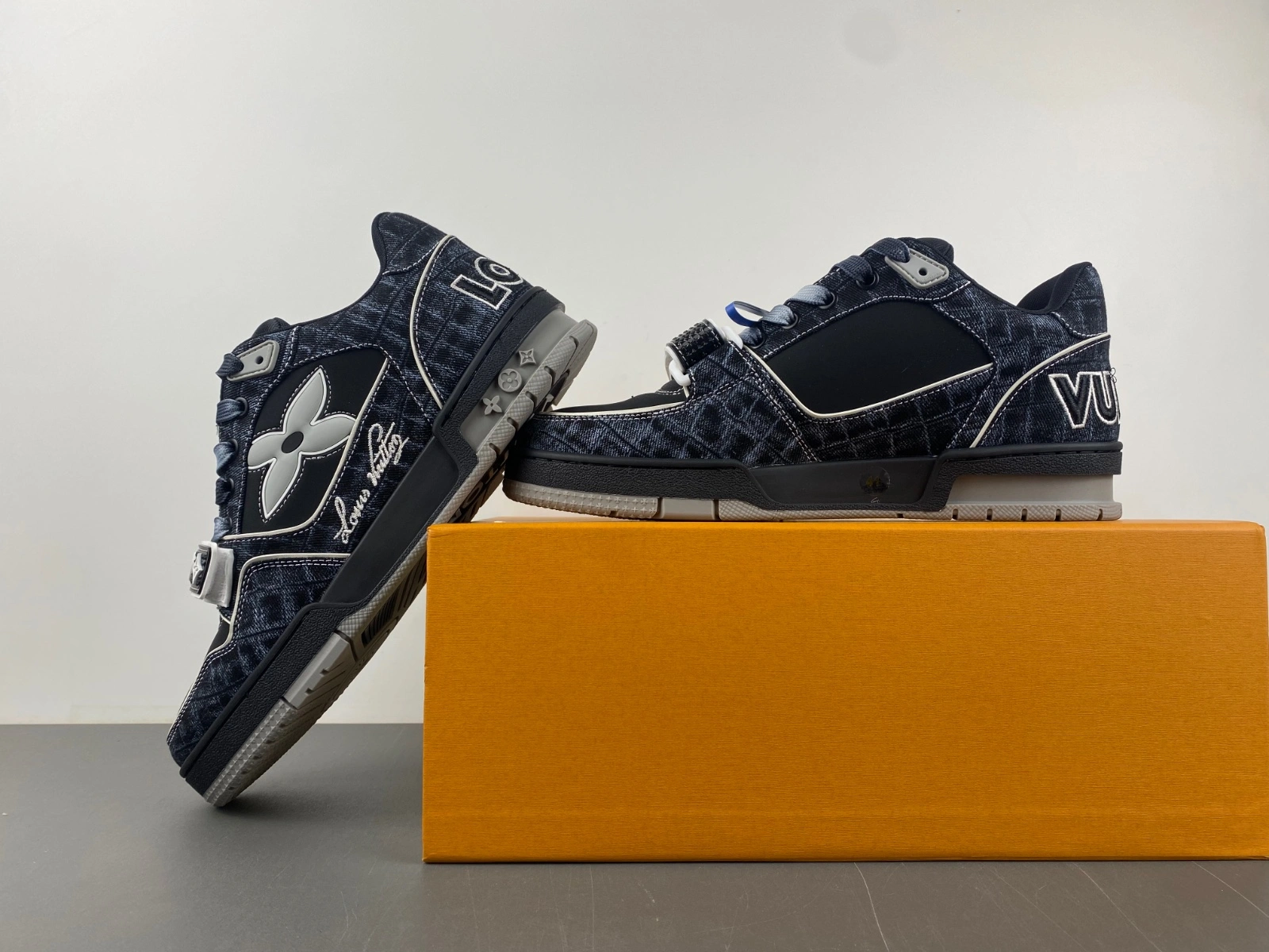 L*ouis V*uitton Top Sneaker Trainer RR 20250514- Original 3718