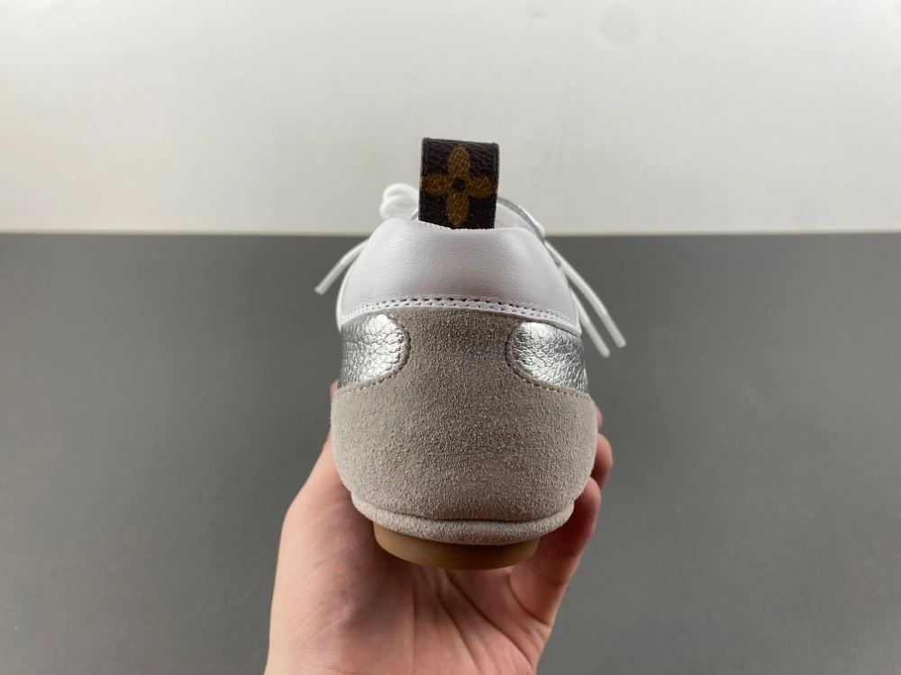 SmoothTexture L*ouis V*uitton Top Sneaker women MK202507026- 3691