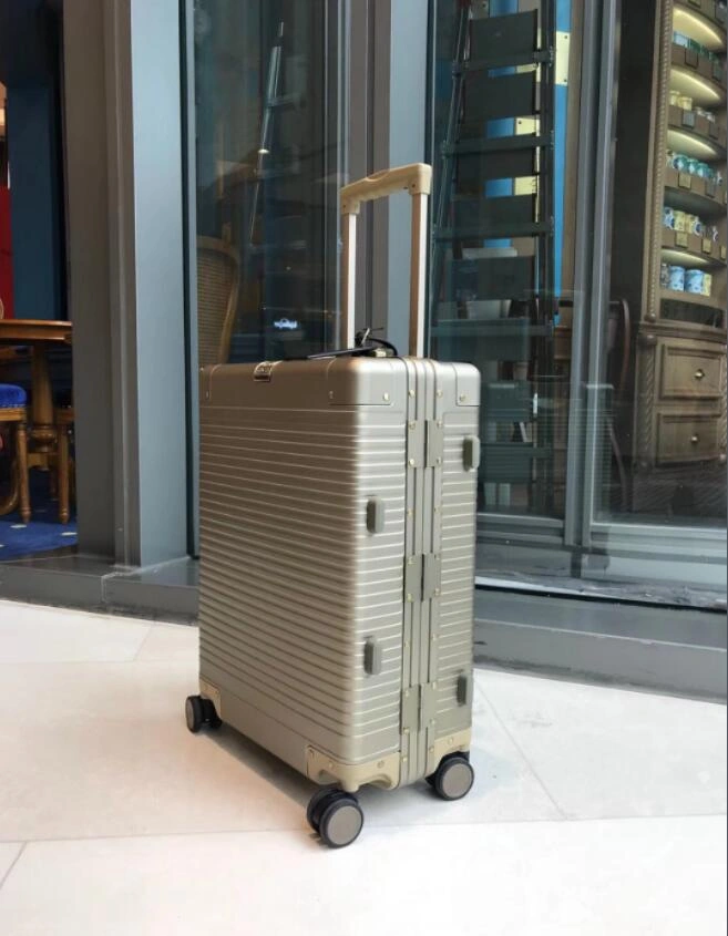 Casual Luggage ask price on whatsapp 9768