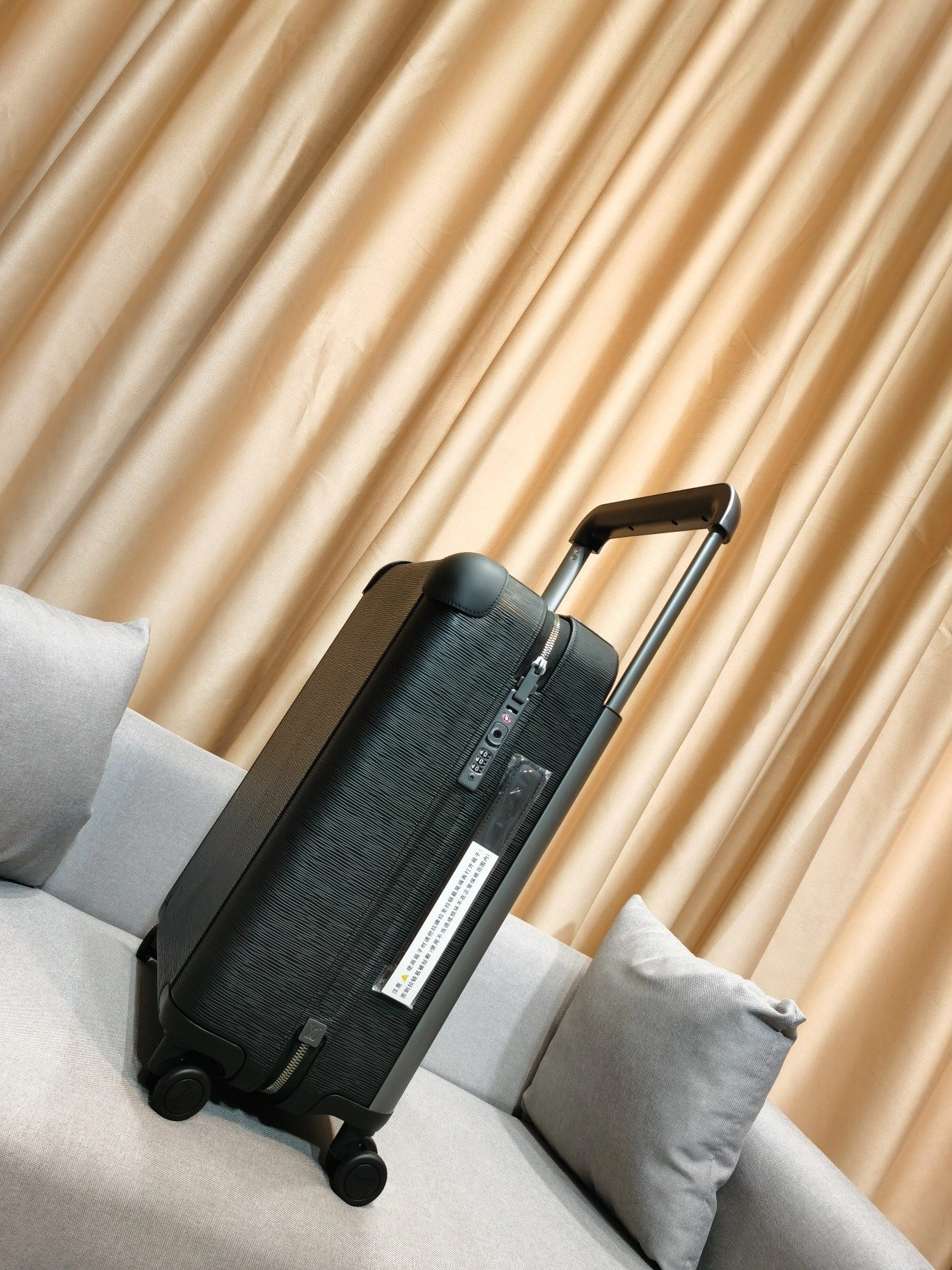 Luggage ask price on whatsapp Cozy 9773