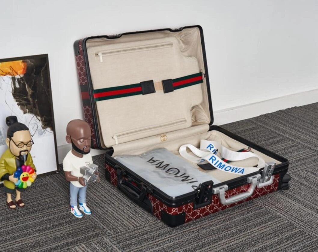 Tailored Luggage ask price on whatsapp 9758