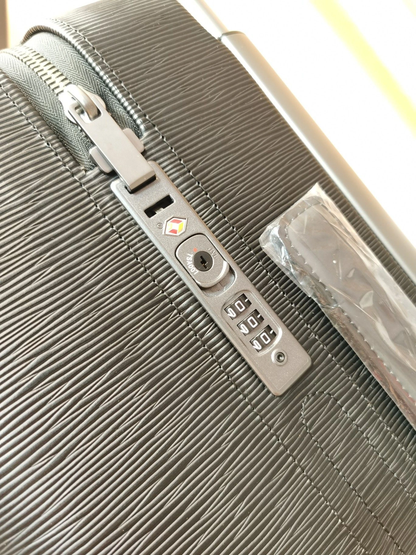 Luggage ask price on whatsapp Cozy 9773
