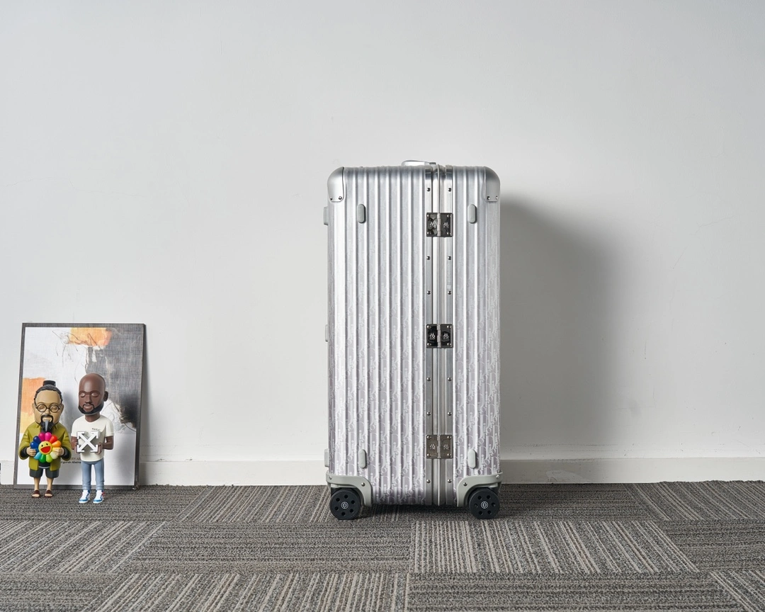 Practical Luggage ask price on whatsapp 9770