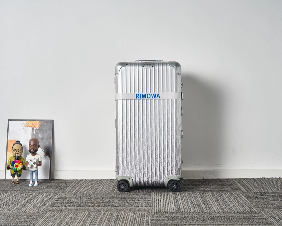 Practical Luggage ask price on whatsapp 9770