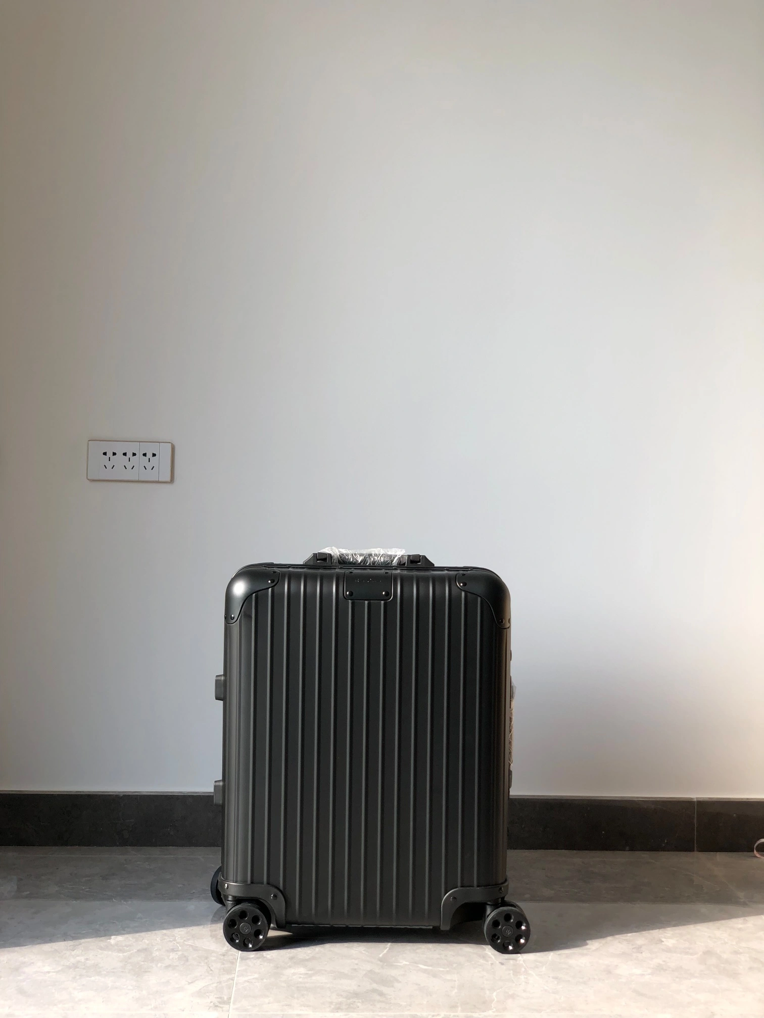 Luggage ask price on whatsapp Functional 9782