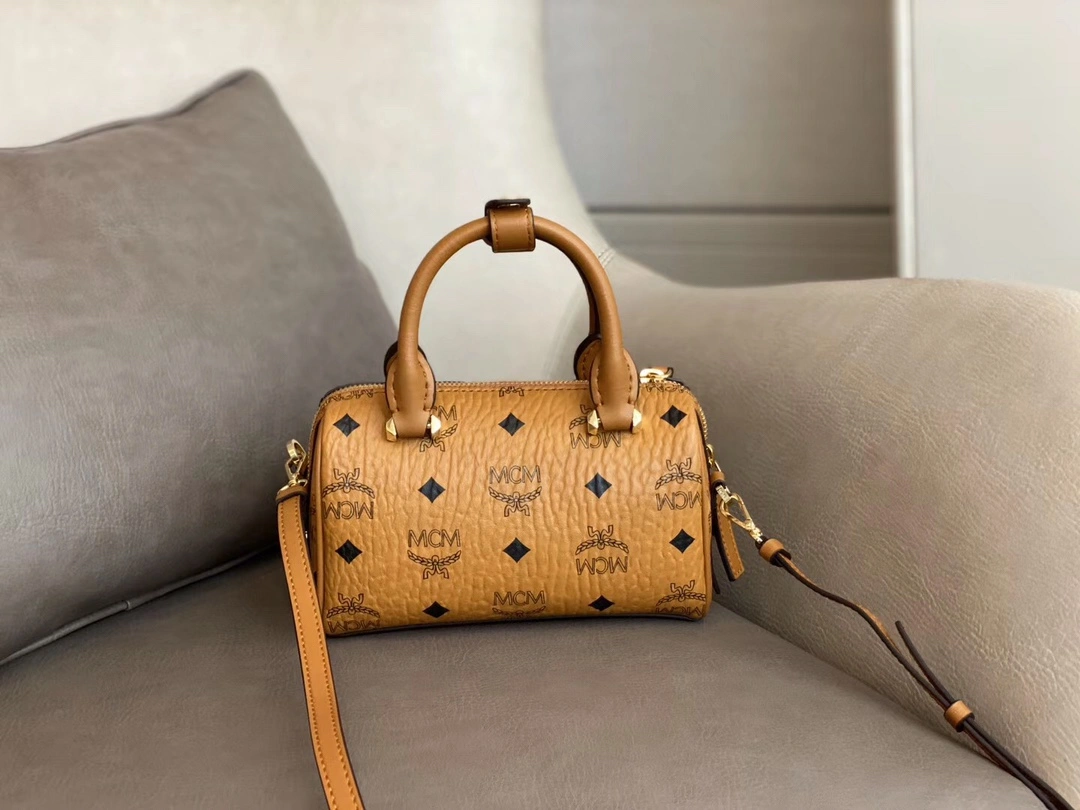 M*CM Bag Top Quality 18.5*10*8cm EasyMatch 9321
