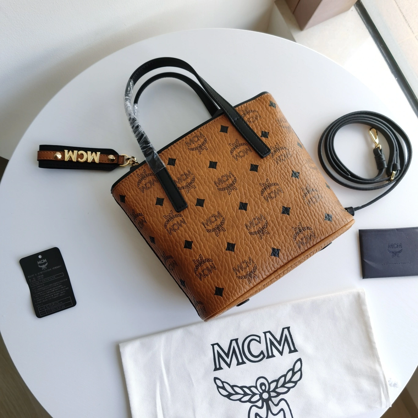 Youthful M*CM Top Bag 17*23*8cm 9324
