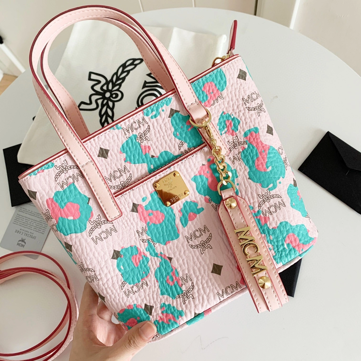 M*CM Top Bag 17*23*8cm MoistureWicking 9328