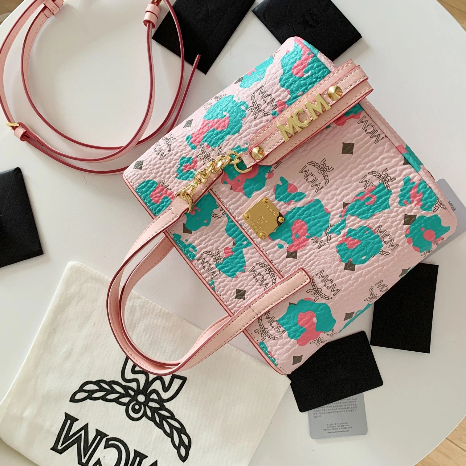 M*CM Top Bag 17*23*8cm MoistureWicking 9328