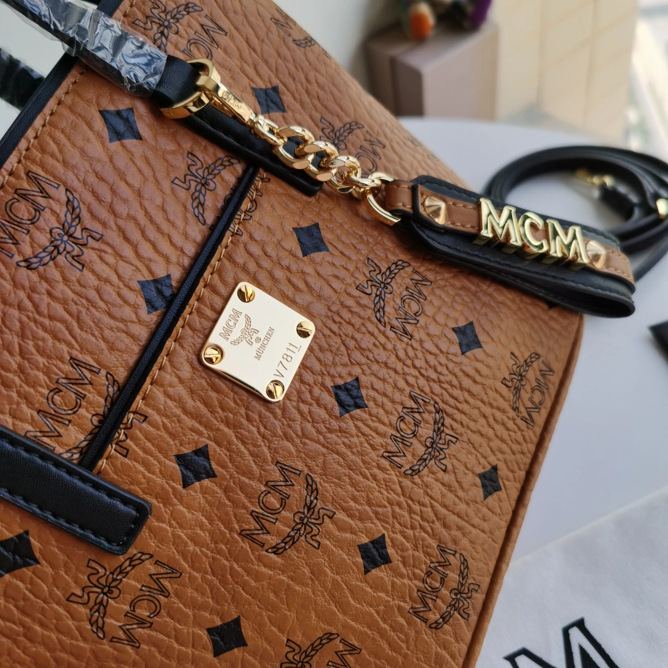 Youthful M*CM Top Bag 17*23*8cm 9324