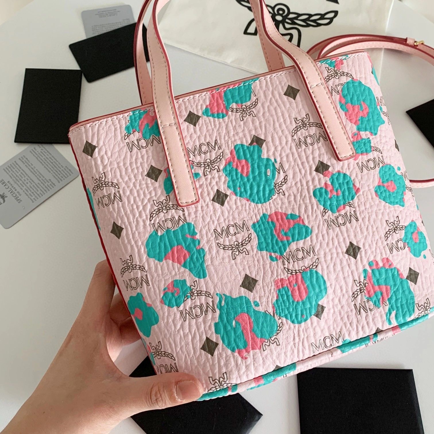 M*CM Top Bag 17*23*8cm MoistureWicking 9328