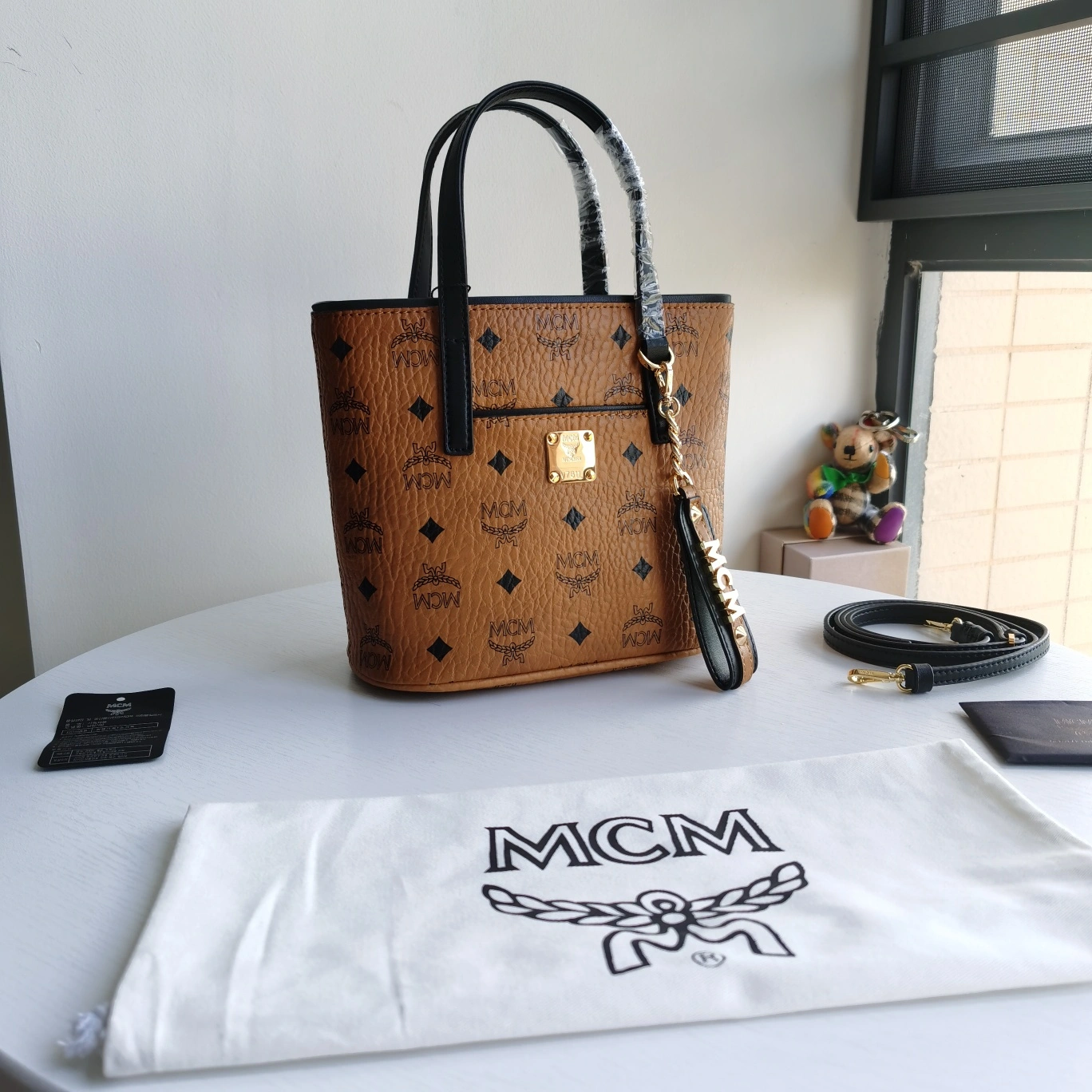 Youthful M*CM Top Bag 17*23*8cm 9324