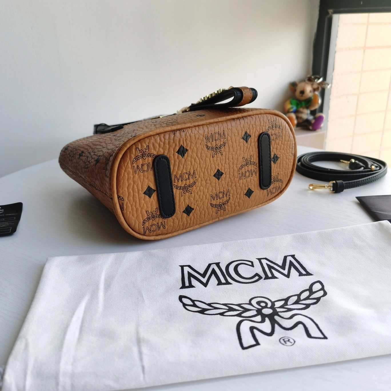 Youthful M*CM Top Bag 17*23*8cm 9324